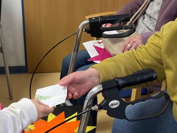 Vorweihnachtlicher Besuch im Altenheim